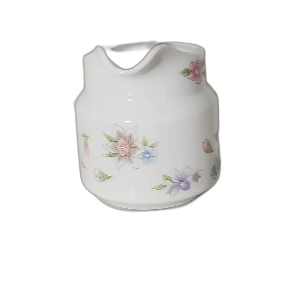 Little White Ceramic Flower Vase Purple  Flowers ~ Vintage~